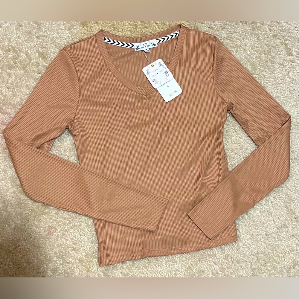 NWT Poof New York long sleeve v-neck slim fit top, neutral beige size small